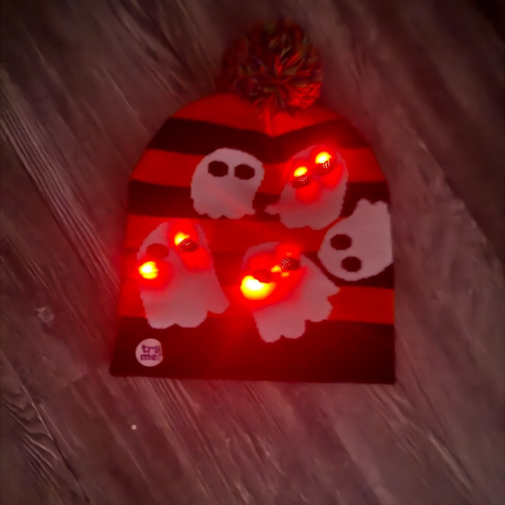 Source Unknown Ghost LED Beanie - Red and Black